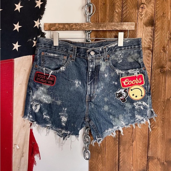 COORS Thrashed & Patched⚡️Vintage Levi’s shorts - Picture 4 of 5